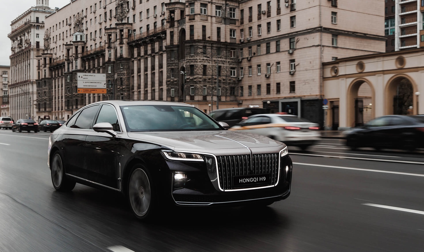 АВТОМОБИЛИ HONGQI НА МЕЖДУНАРОДНОМ КУЛЬТУРНОМ ФОРУМЕ 2023 В САНКТ-ПЕТЕРБУРГЕ.