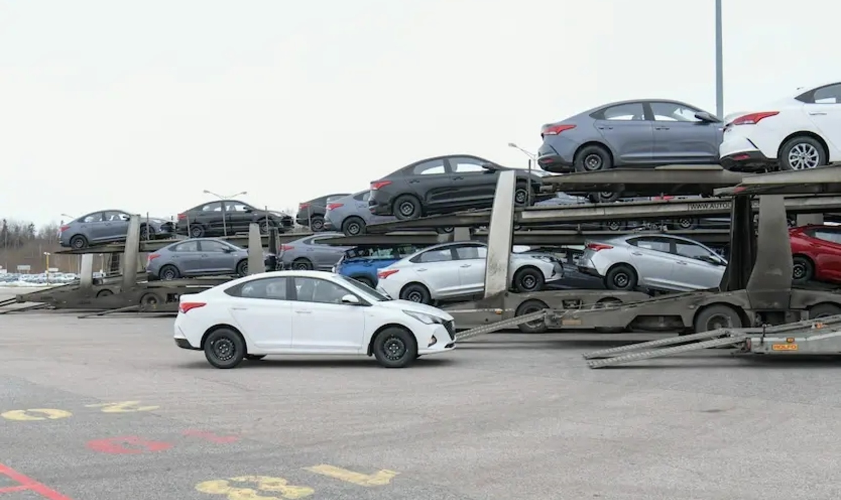 Первые отгрузки автомобилей начались с предприятия «Автомобильный завод АГР»