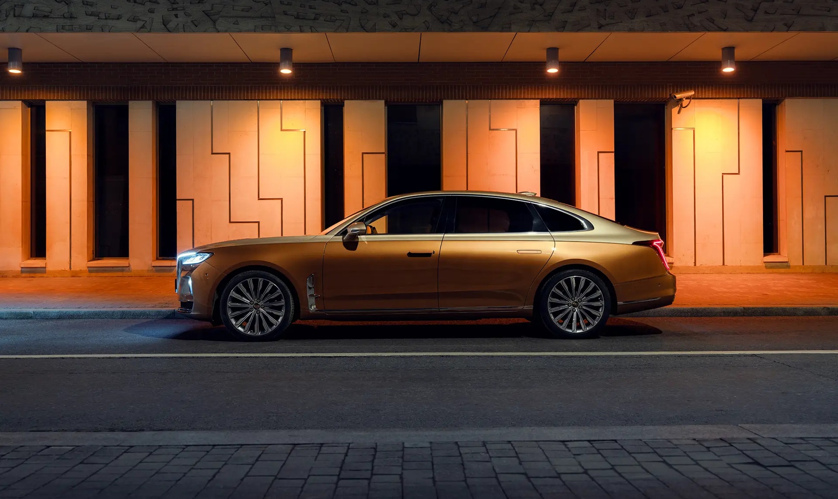 HONGQI предоставит автомобили для гостей ПМЭФ 2025