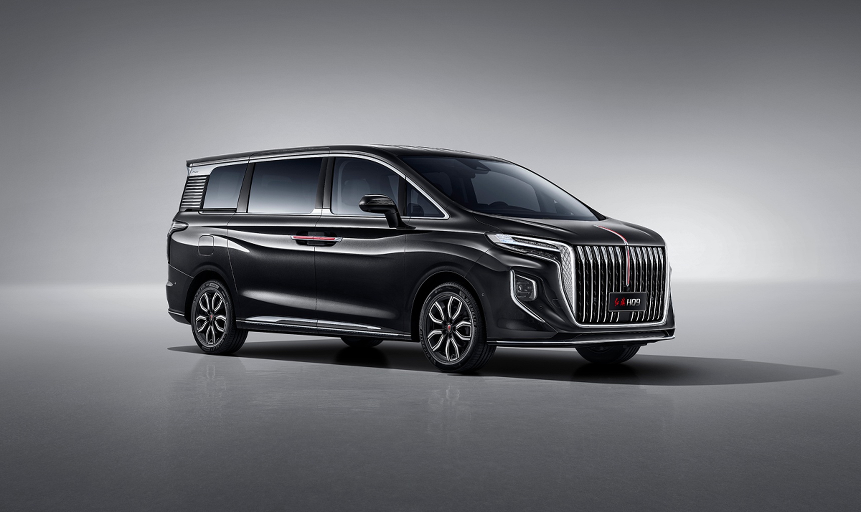 Бренд HONGQI раскрывает подробности дизайна и технические характеристики нового премиального минивэна HQ9