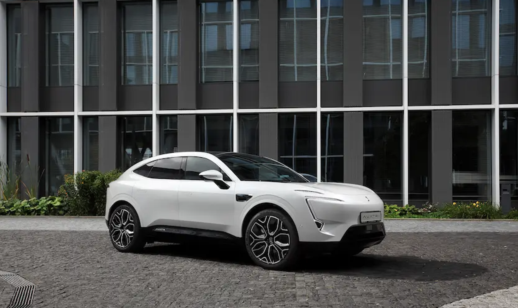 Электрическое кросс-купе AVATR 11 - флагман программы PREMIUM ELECTRO от компании AGR Automotive Group