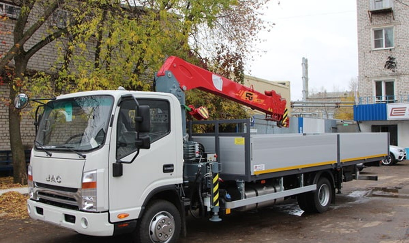 Кран-манипулятор HKTC HLC-3014 на базе JAC N90 – мультифункциональное решение для грузоподъемных работ