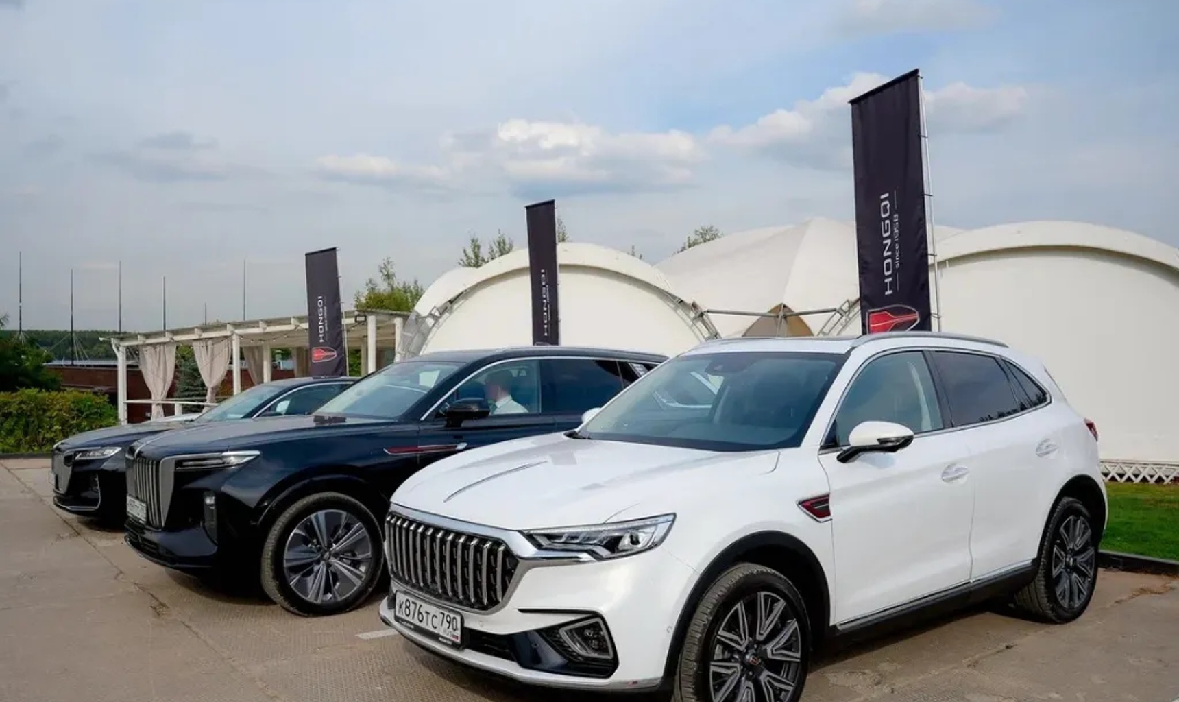 HONGQI СТАЛИ ПАРТНЕРОМ 100CAPITANS LEAGUE