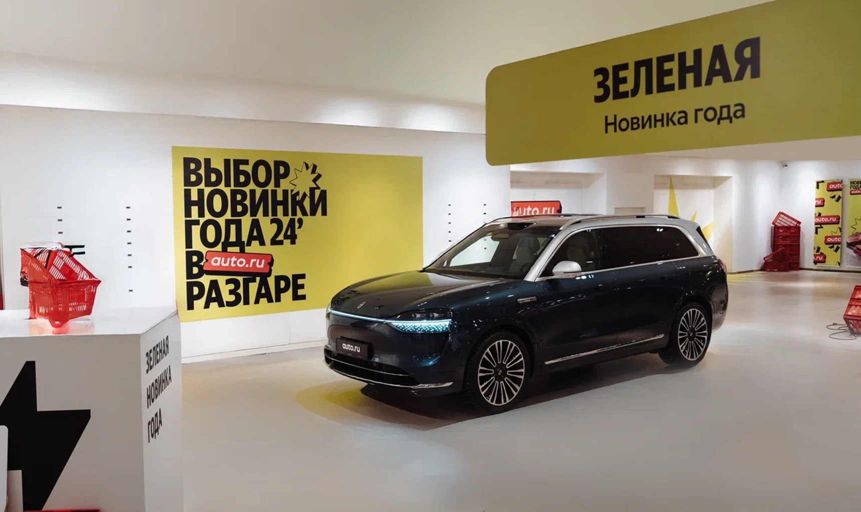 Флагманский кроссовер AITO М9 - номинант на премию «Новинка 2024 года в России»