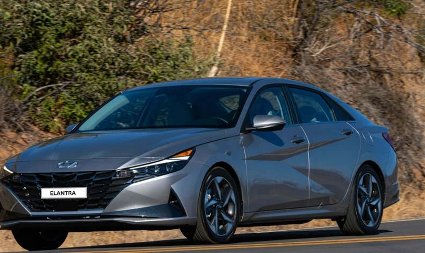 Подержанный кореец или новый китаец - Hyundai Elantra против Kaiyi E5