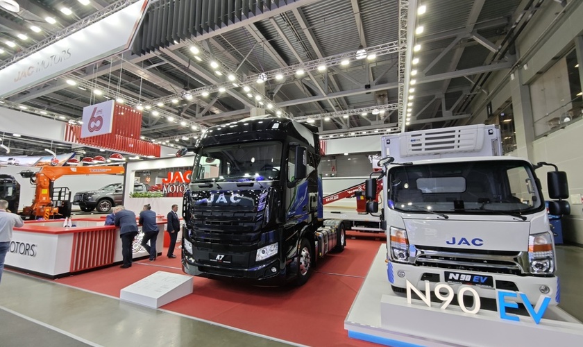 JAC MOTORS представил новые модели техники на выставке COMvex 2024