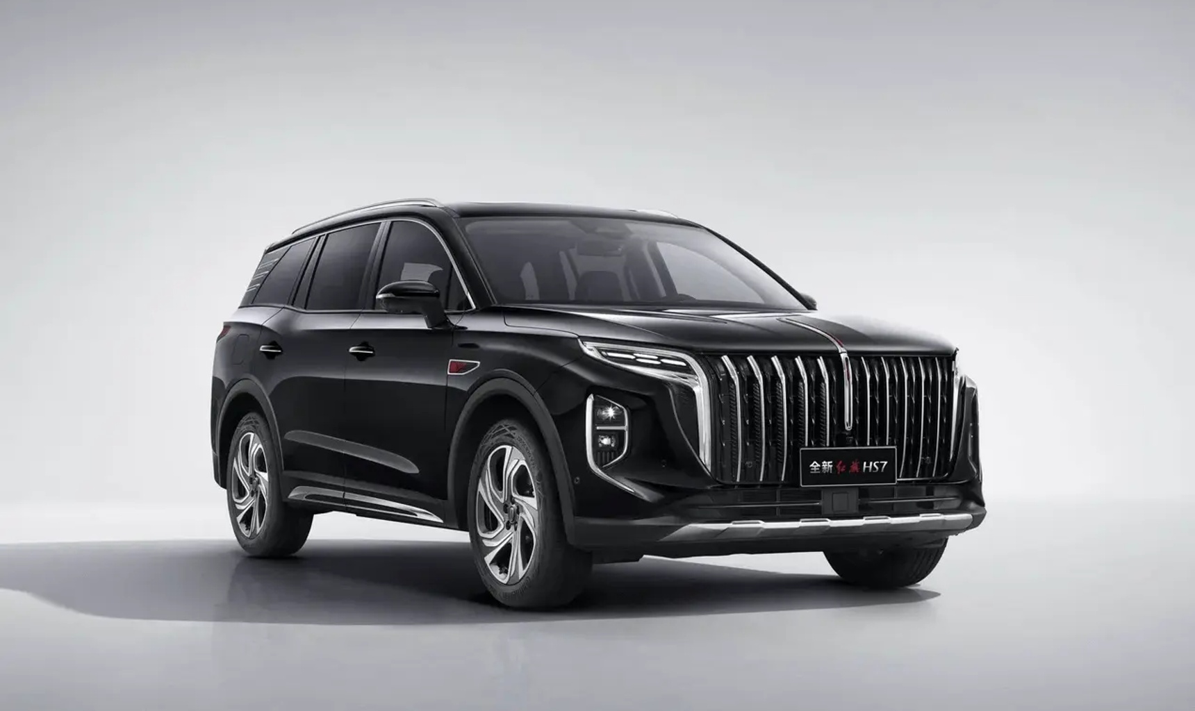HONGQI анонсирует российские премьеры 2025 года