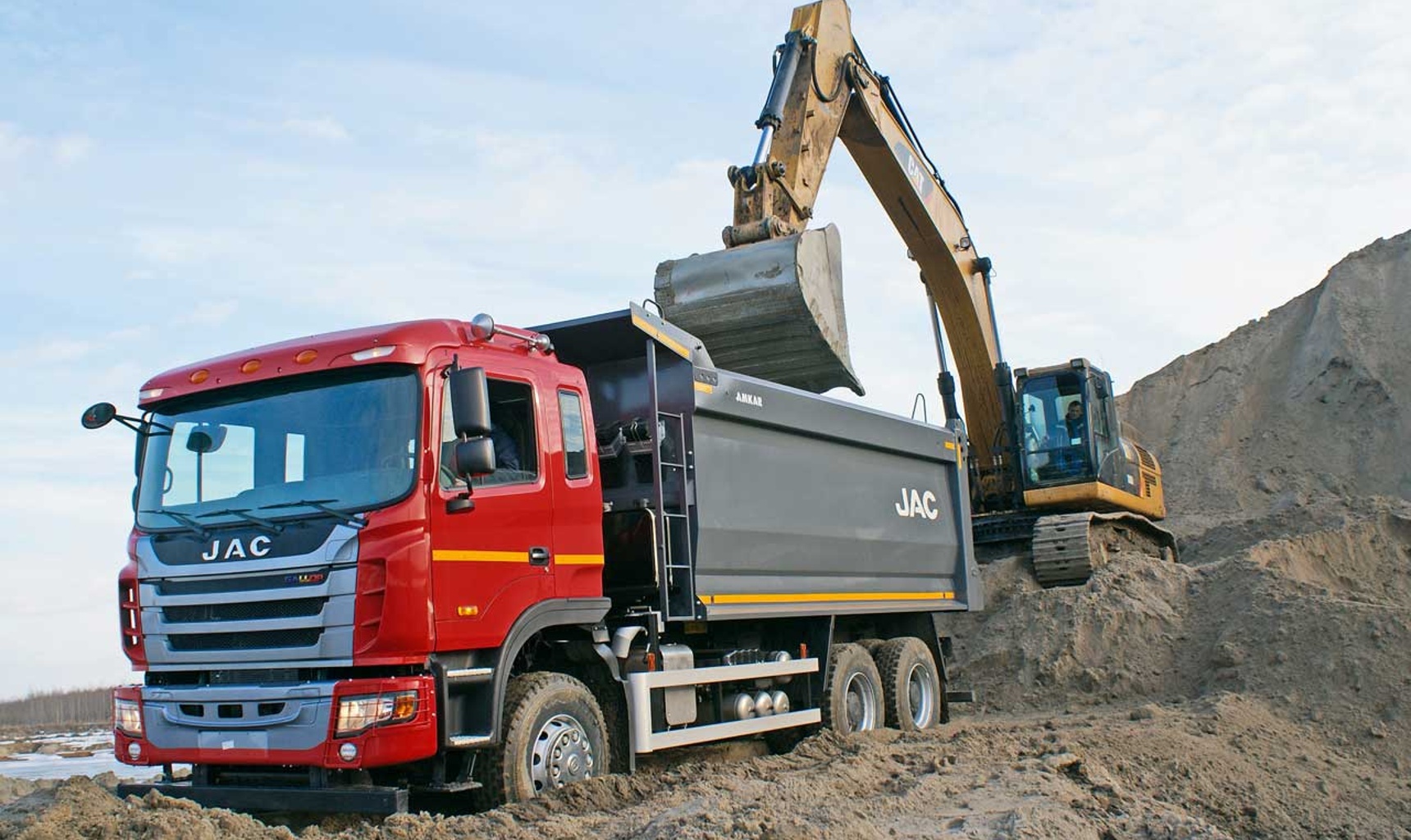Встроенная мощь с российским «сердцем»: обзор обновленного самосвала JAC N350 с кузовом Amkar