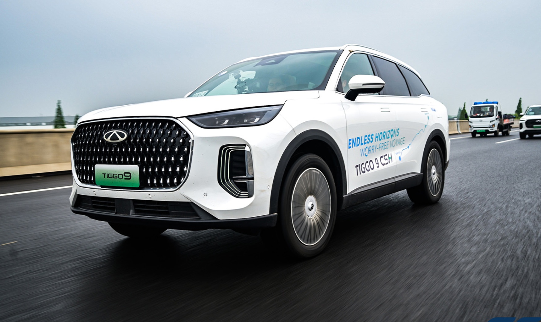 Гибриды Chery Super Hybrid (CSH) устанавливают новый эталон для гибридов, преодолев более 1400 км в реальных условиях без подзарядки