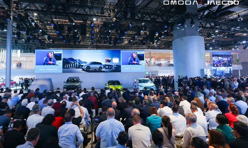 На Шанхайском автосалоне бренды OMODA и JAECOO представили автомобили на альтернативных источниках энергии